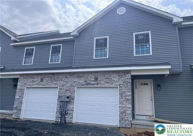 Homes for sale in Washington Twp, PA | 3874 E Grant St, Washington Twp, PA 18080 | MLS# 773968