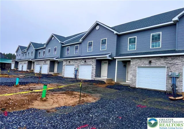 Homes for sale in Washington Twp, PA | 3874 E Grant St, Washington Twp, PA 18080 | MLS# 773968