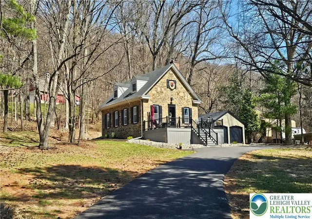 Homes for sale in Lower Saucon Twp, PA | 2239 Wassergass Rd, Lower Saucon Twp, PA 18055 | MLS# 774757