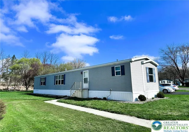 Homes for sale in Moore Twp, PA | 3477 Franklin Sq, Moore Twp, PA 18067 | MLS# 774743