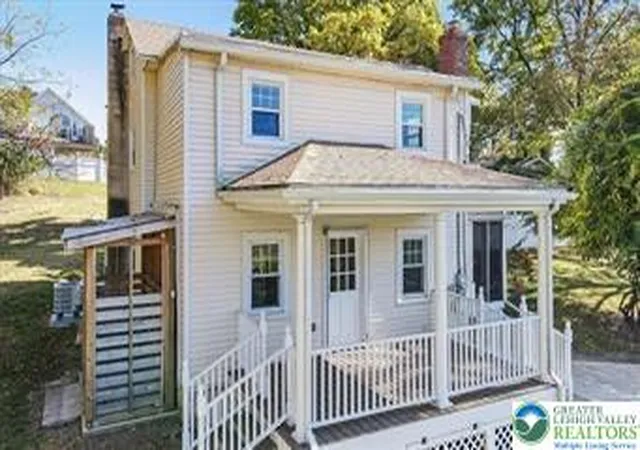 Homes for sale in Bethlehem Twp, PA | 3331 Walnut St, Bethlehem Twp, PA 18020 | MLS# 774849