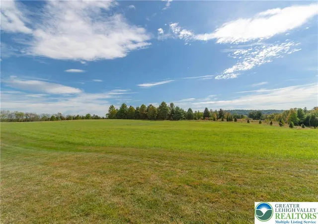 Homes for sale in Lower Saucon Twp, PA | 1584 Weyhill Cir, Lower Saucon Twp, PA 18015 | MLS# 774908