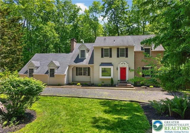 Homes for sale in Milford Twp, PA | 2635 Possum Hollow Rd, Milford Twp, PA 18036 | MLS# 774938