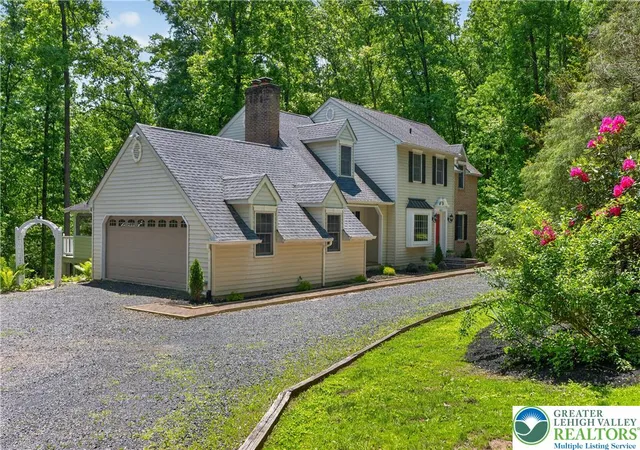 Homes for sale in Milford Twp, PA | 2635 Possum Hollow Rd, Milford Twp, PA 18036 | MLS# 774938