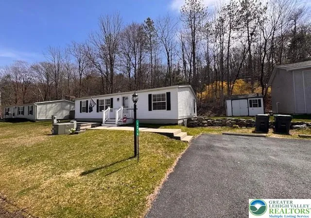 Homes for sale in Ross Twp, PA | 1215 Blue Mountain Cir, Ross Twp, PA 18353 | MLS# 774964