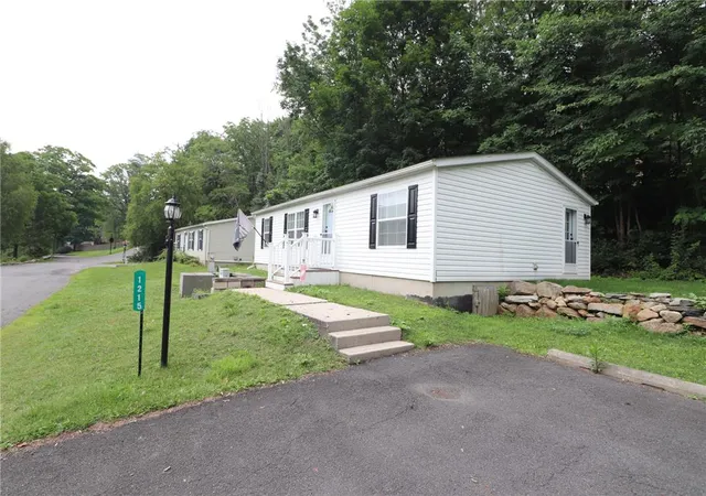 3rd image of 1215 Blue Mountain Cir, Saylorsburg, PA 18353 | MLS# 774964