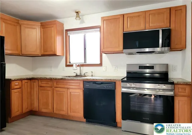 2nd image of 8382 Garden Dr, Tobyhanna, PA 18466 | MLS# 775086