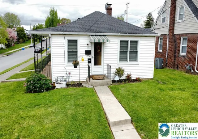 Photo 3 of Sale Pending at 552 Washington Ave, Bethlehem, PA 18017 | MLS# 775180 | Listing updated on 2026-08-29