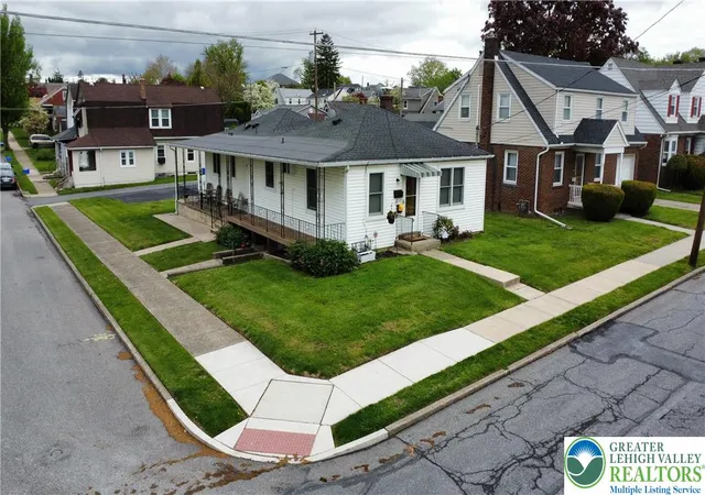Photo 5 of Sale Pending at 552 Washington Ave, Bethlehem, PA 18017 | MLS# 775180 | Listing updated on 2026-08-29