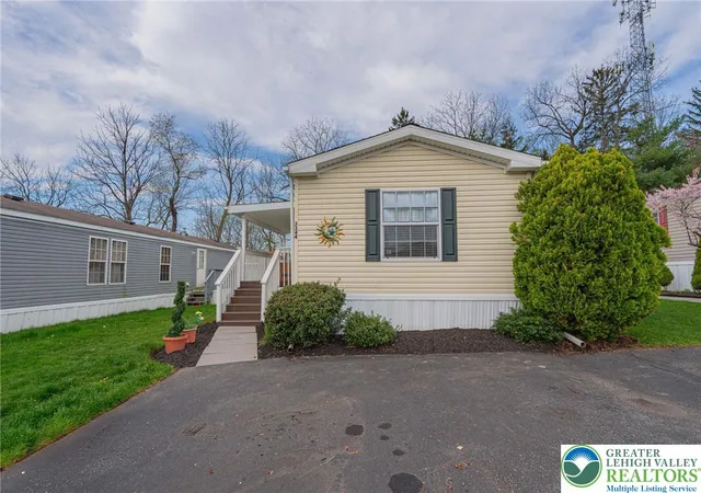 Homes for sale in Lower Macungie Twp, PA | 3344 Marworth Ct, Lower Macungie Twp, PA 18062 | MLS# 774665