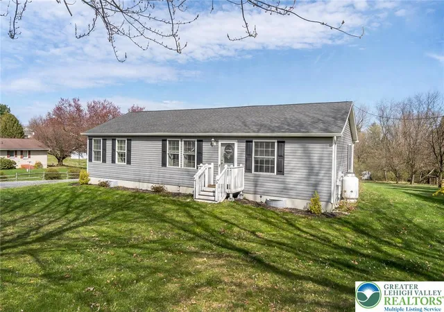 4th image of 838 S Dogwood Rd, Walnutport, PA 18088 | MLS# 775098