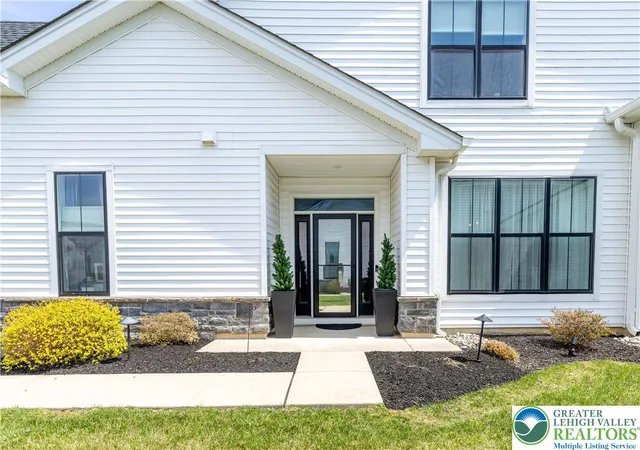 Homes for sale in East Allen Twp, PA | 6922 Cedar Dr, East Allen Twp, PA 18014 | MLS# 775207
