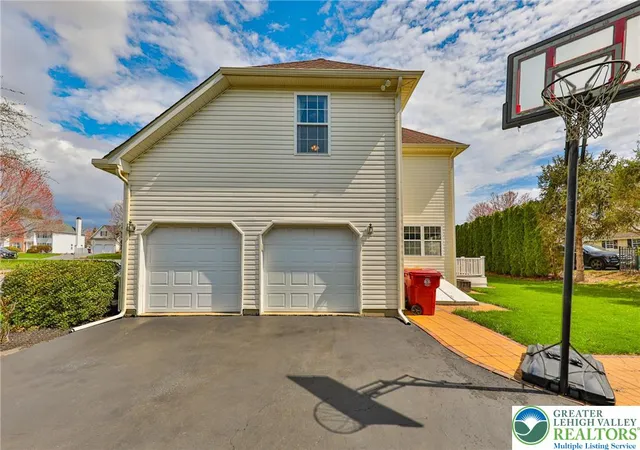 Homes for sale in Forks Twp, PA | 1222 Sycamore, Forks Twp, PA 18040 | MLS# 775247