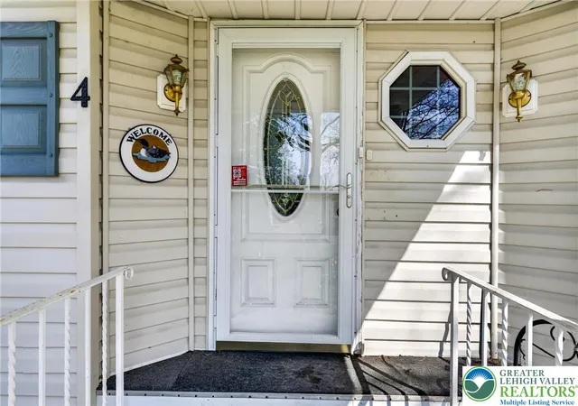Homes for sale in Moore Twp, PA | 4 Woodsdale Ct, Moore Twp, PA 18014 | MLS# 775305
