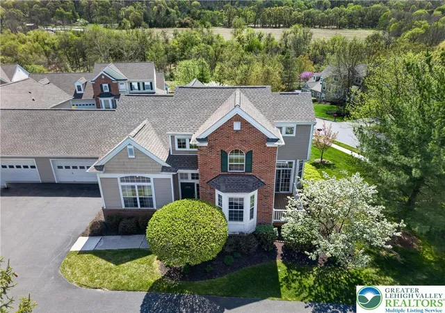 2nd image of 2304 Hollow View Dr, Easton, PA 18040 | MLS# 775240