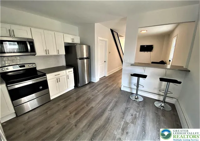 Homes for sale in Bethlehem City, PA | 515 Thomas St, Bethlehem City, PA 18015 | MLS# 774267