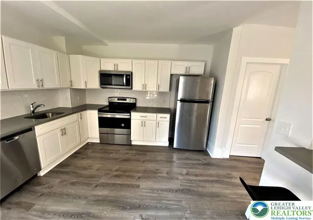 Homes for sale in Bethlehem City, PA | 515 Thomas St, Bethlehem City, PA 18015 | MLS# 774267
