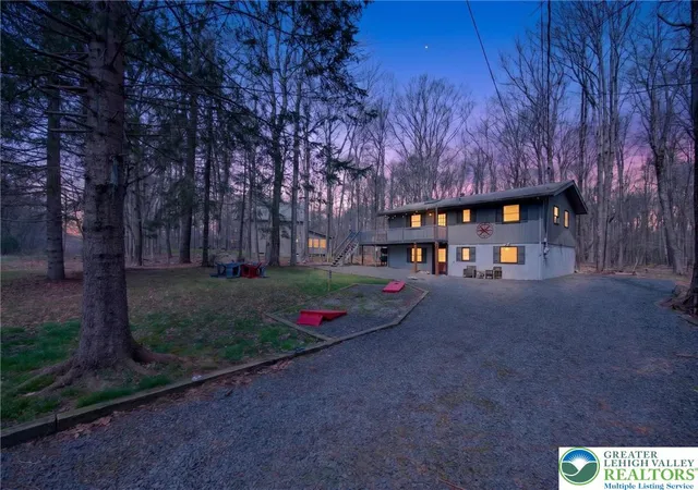 Photo 2 of Single family home for sale at 53 Maple St, Clifton Twp, PA 18424 | MLS# 775382 | Listing updated on 2026-09-01
