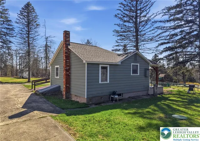 Homes for sale in Covington Township, PA | 304 Drinker Turnpike, Covington Township, PA 18424 | MLS# 774816