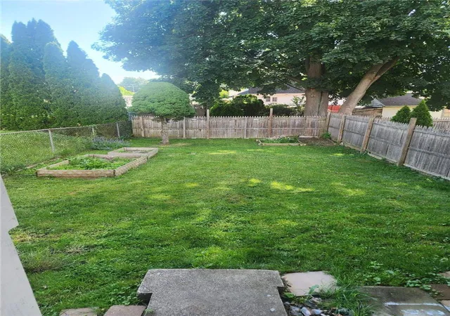 11th image of 830 Centre St, Easton, PA 18042 | MLS# 775377