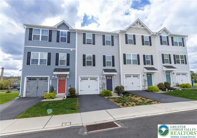 Homes for sale in Northampton Boro, PA | 2126 Cross Country Rd, Northampton Boro, PA 18067 | MLS# 775523