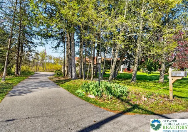 Homes for sale in Upper Mt Bethel Twp, PA | 976 Ridge Rd, Upper Mt Bethel Twp, PA 18013 | MLS# 775595