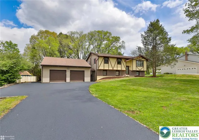 2nd image of 3032 Center St, Bethlehem, PA 18017 | MLS# 775190