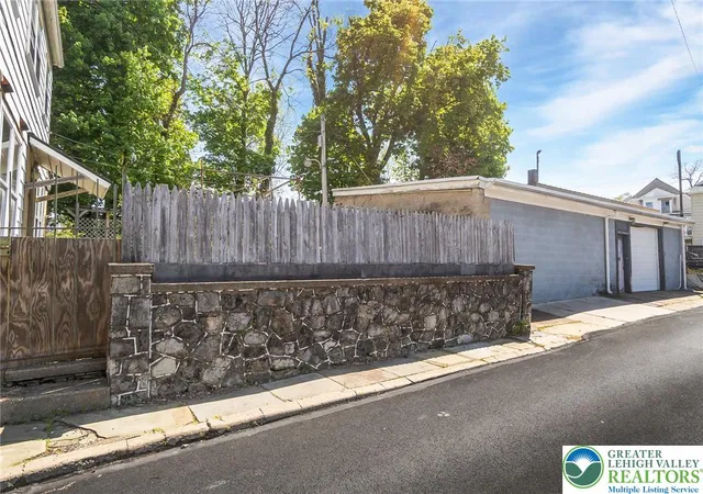 Homes for sale in Easton, PA | 768 Washington St, Easton, PA 18042 | MLS# 775540