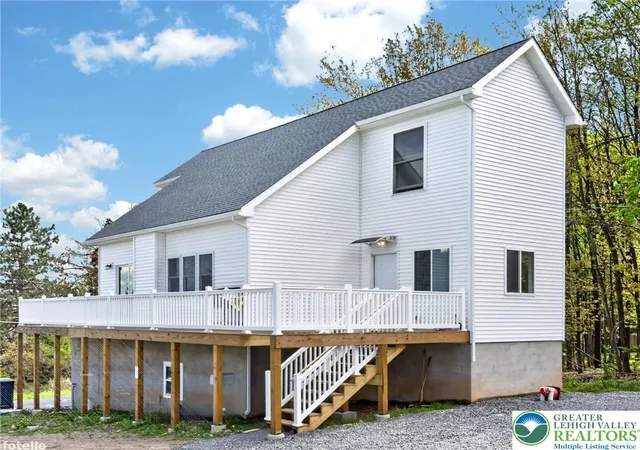 Homes for sale in Mount Pocono Boro, PA | 2 Elm St, Mount Pocono Boro, PA 18344 | MLS# 775721