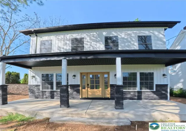 1st image of 41 S 2nd St, Emmaus Boro, PA 18049 | MLS# 774928