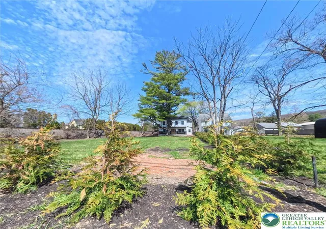 2nd image of 41 S 2nd St, Emmaus Boro, PA 18049 | MLS# 774928