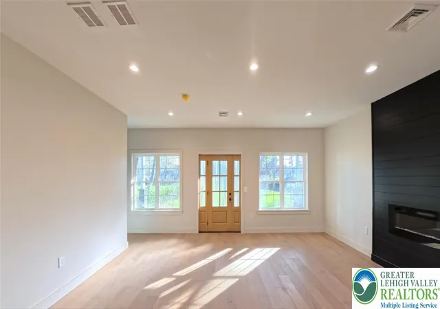 3rd image of 41 S 2Nd St, Emmaus Boro, PA 18049 | MLS# 774928