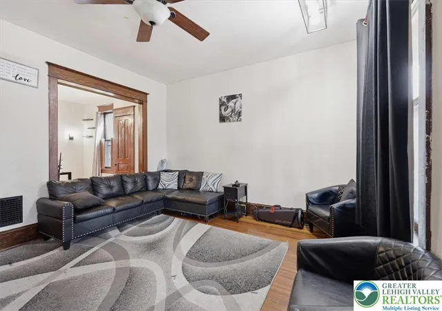 4th image of 164 E Wilkes Barre St, Easton, PA 18042 | MLS# 774089