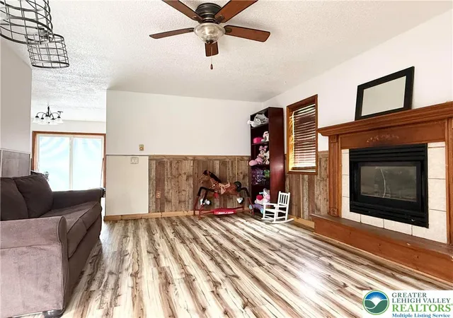 Homes for sale in Tobyhanna Twp, PA | 306 Cedar Dr, Tobyhanna Twp, PA 18334 | MLS# 774741