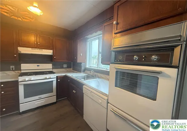 Homes for sale in Bethlehem City, PA | 821 E 6Th St, Bethlehem City, PA 18015 | MLS# 775884