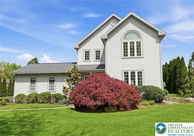 Homes for sale in Bethlehem, PA | 1011 Johnston Dr, Bethlehem, PA 18017 | MLS# 775819