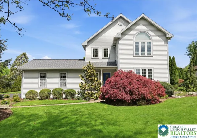Homes for sale in Bethlehem, PA | 1011 Johnston Dr, Bethlehem, PA 18017 | MLS# 775819