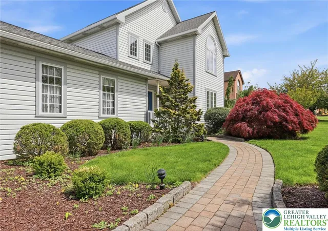 Homes for sale in Bethlehem, PA | 1011 Johnston Dr, Bethlehem, PA 18017 | MLS# 775819