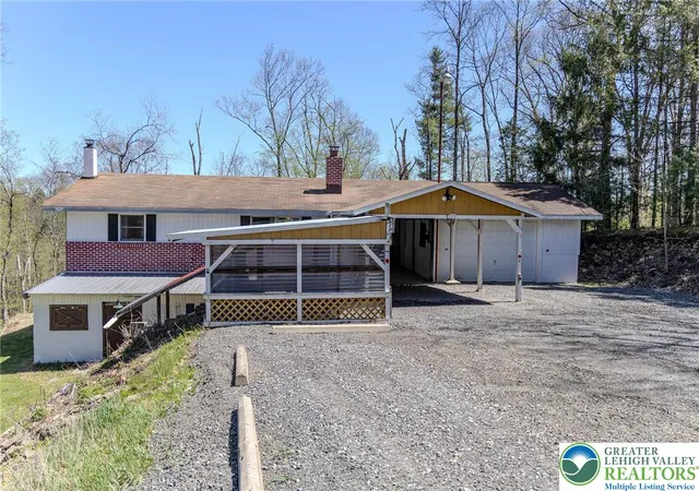 Homes for sale in Ross Twp, PA | 117 Sunny Ln, Ross Twp, PA 18353 | MLS# 775929
