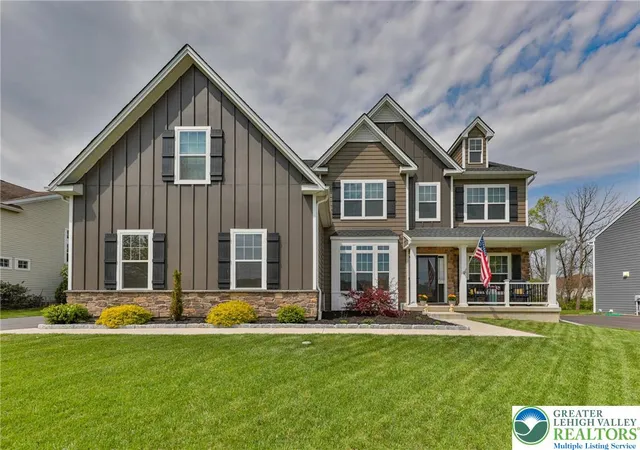 Homes for sale in Forks Twp, PA | 912 Fairway Dr, Forks Twp, PA 18040 | MLS# 775486