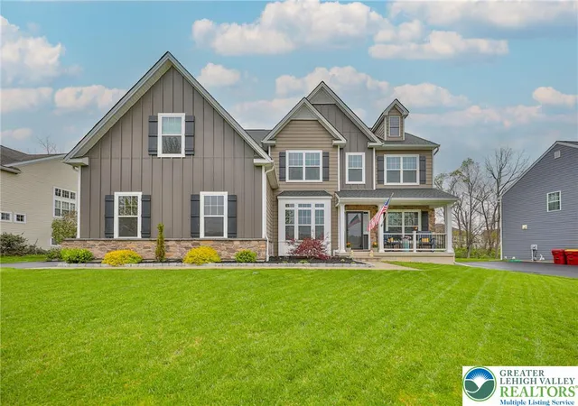 Homes for sale in Forks Twp, PA | 912 Fairway Dr, Forks Twp, PA 18040 | MLS# 775486