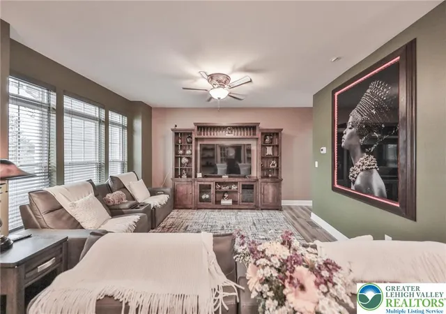 Homes for sale in Forks Twp, PA | 912 Fairway Dr, Forks Twp, PA 18040 | MLS# 775486