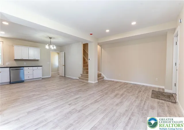 Photo 5 of Single family home for sale at 1156 William St, Bethlehem, PA 18015 | MLS# 775904 | Listing updated on 2026-08-03