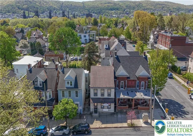 2nd image of 306 E Broad St, Bethlehem, PA 18018 | MLS# 776026