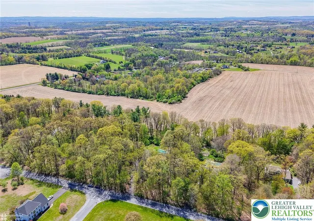 Homes for sale in Moore Twp, PA | 337 Woodline Rd, Moore Twp, PA 18064 | MLS# 775790
