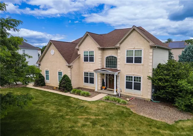 Homes for sale in Bethlehem Twp, PA | 4415 Crosswinds Dr, Bethlehem Twp, PA 18045 | MLS# 775926