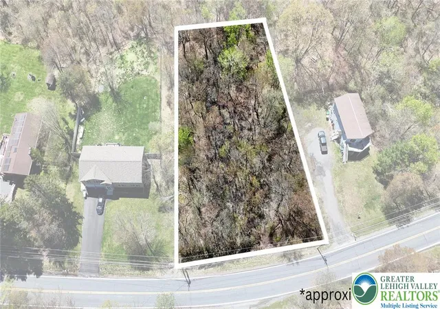 Homes for sale in Tobyhanna Twp, PA | 5450 Sullivan Trl, Tobyhanna Twp, PA 18334 | MLS# 776109