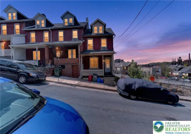 Homes for sale in Bethlehem City, PA | 308 State St, Bethlehem City, PA 18015 | MLS# 775039