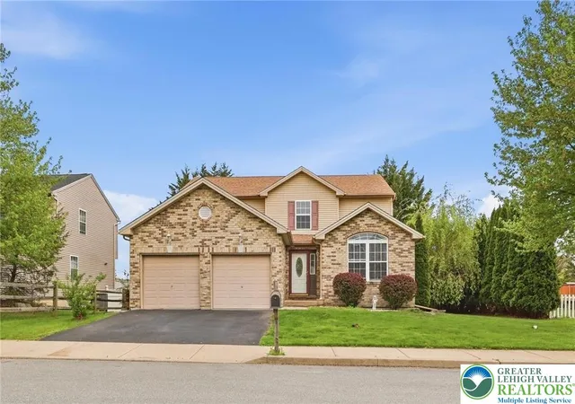 Homes for sale in Easton, PA | 1170 Vera Dr, Easton, PA 18040 | MLS# 776147