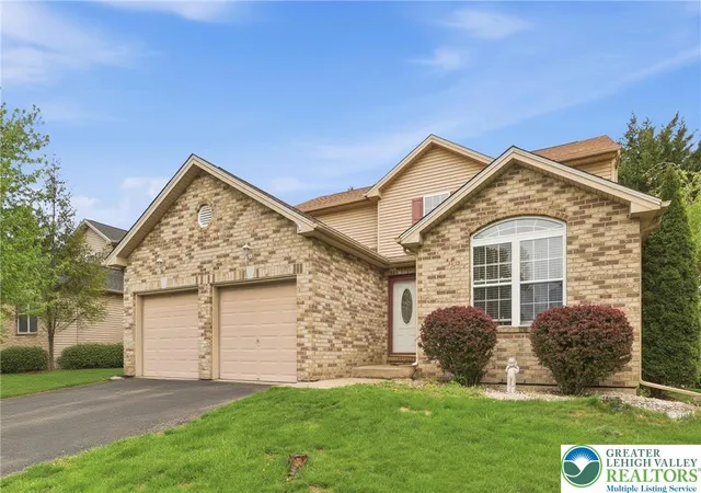Homes for sale in Easton, PA | 1170 Vera Dr, Easton, PA 18040 | MLS# 776147